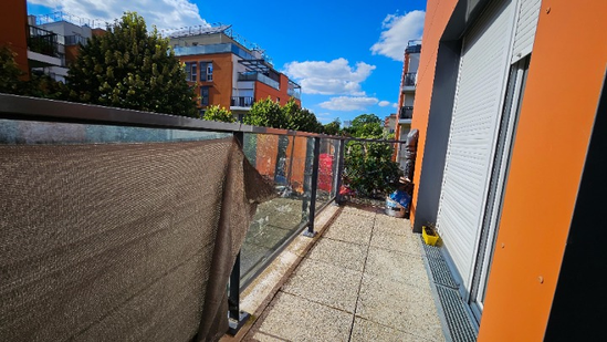T4 lumineux – balcon